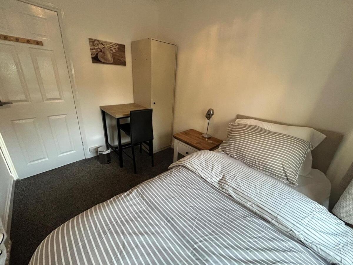 Holiday home Luxury Presented House Selly Oak Birmingham